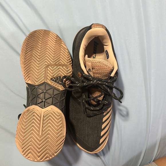 Pro tection addisas worn 1 time - Picture 2 of 3